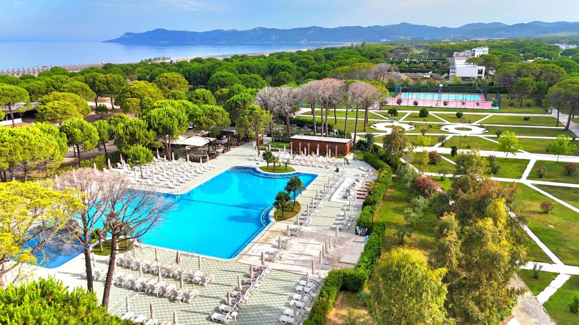 Villa Modern At Perla *