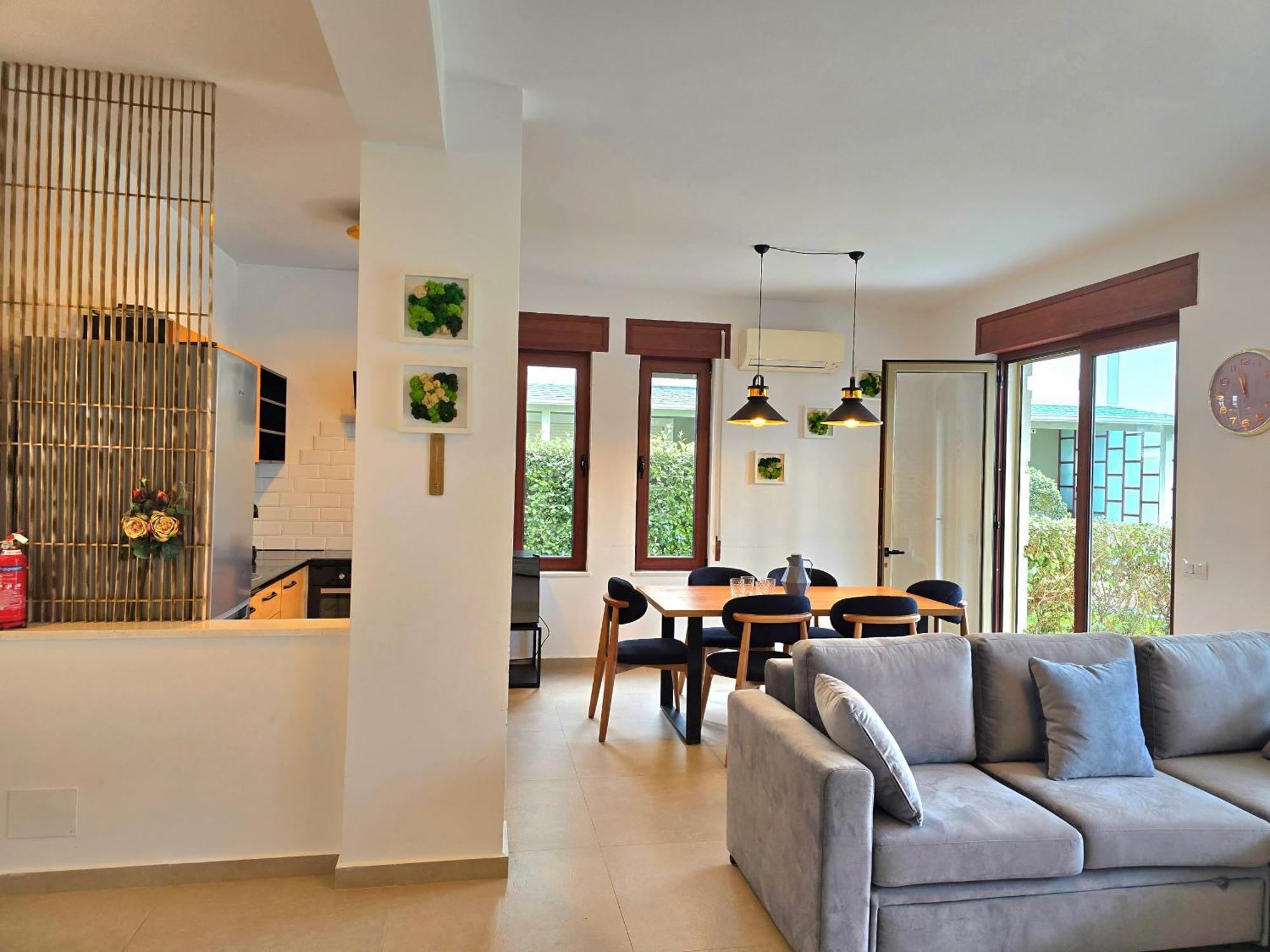 Villa Modern At Perla Durrës