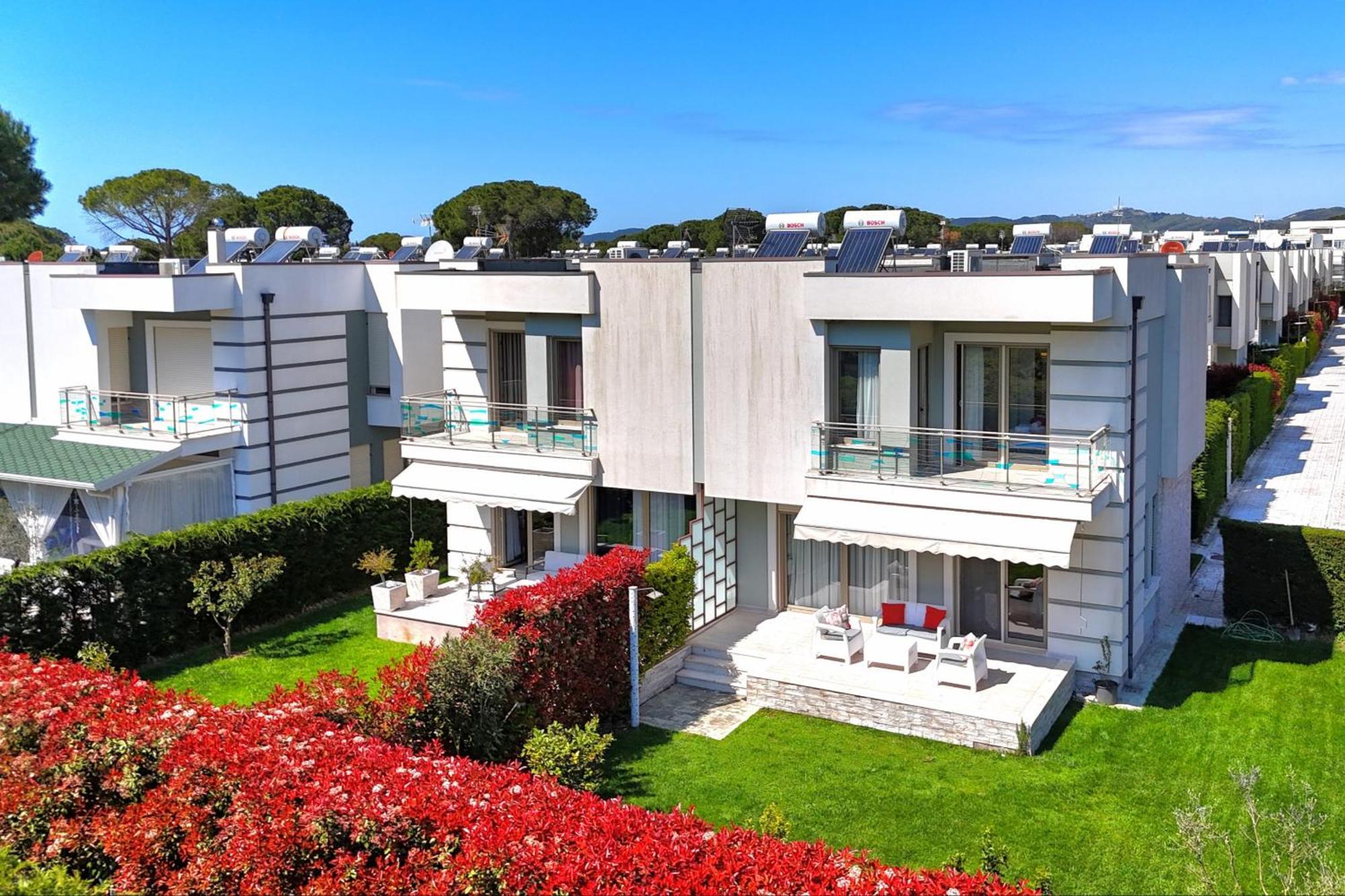 Modern At Perla *
